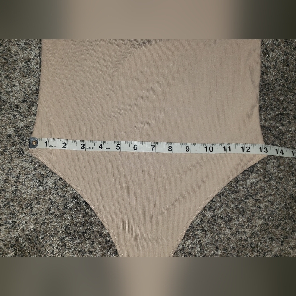 House Of Harlow 1960|NWOT| V-Neck Bodysuit - Picture 4 of 6
